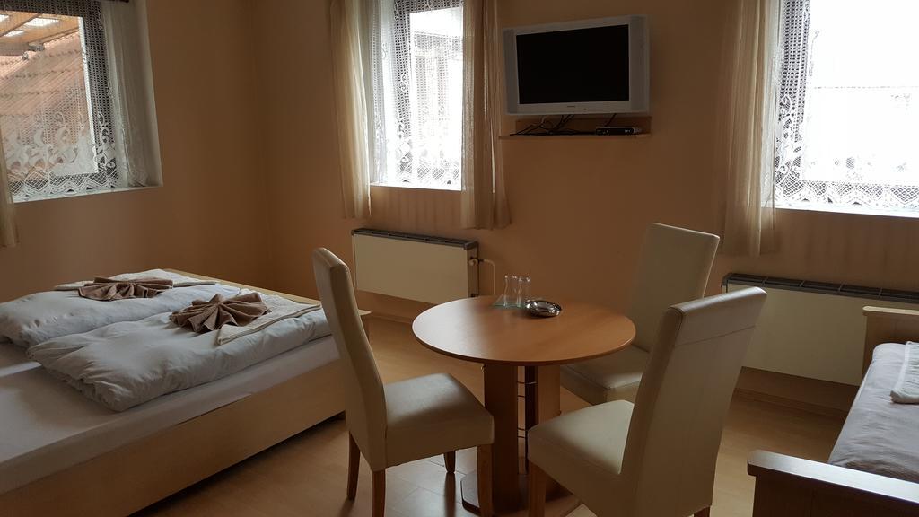 Pension U Dubu Frantiskovy Lazne Exterior foto